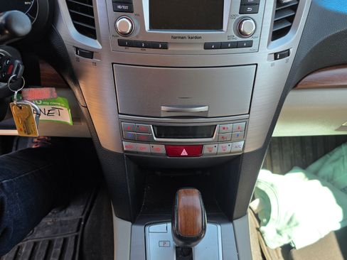 Used 2013 Subaru Outback 2.5i Limited w/ Popular Pkg 1B image 9