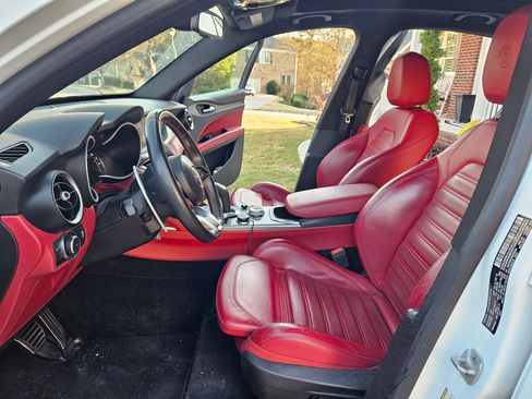 Used 2021 Alfa Romeo Stelvio Ti Sport image 9