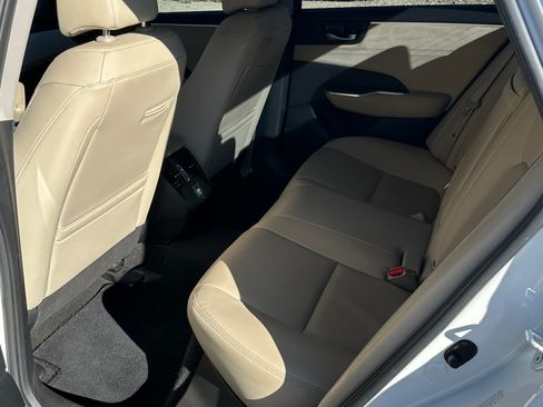 Used 2018 Honda Clarity Touring image 9