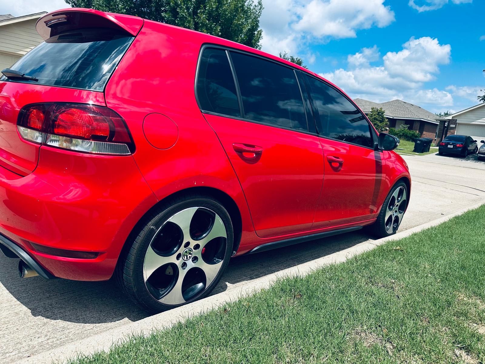 Used 2012 Volkswagen GTI 4-Door FWD image 4
