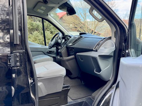 Used 2019 Ford Transit 350 XLT image 11