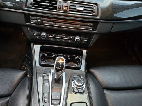 Used 2011 BMW 550i xDrive 550i xDrive Sedan 4D image 9