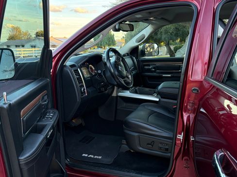 Used 2017 RAM 1500 Laramie w/ Convenience Group image 11