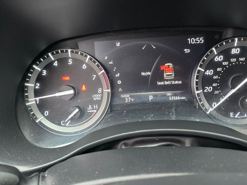 Used 2020 Toyota Highlander XLE image 16