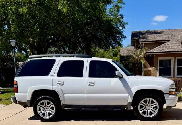 Used 2004 Chevrolet Tahoe Z71 w/ Z71 Preferred Equipment Group AWD/4WD image 23