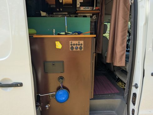 Used 2018 Nissan NV 2500 SV w/ Navigation Package image 14