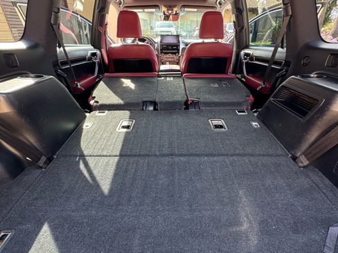 Used 2022 Lexus GX 460 Premium w/ Premium Package image 15