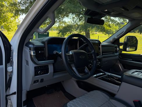 Used 2024 Ford F350 Limited w/ FX4 Off-Road Package AWD/4WD image 10