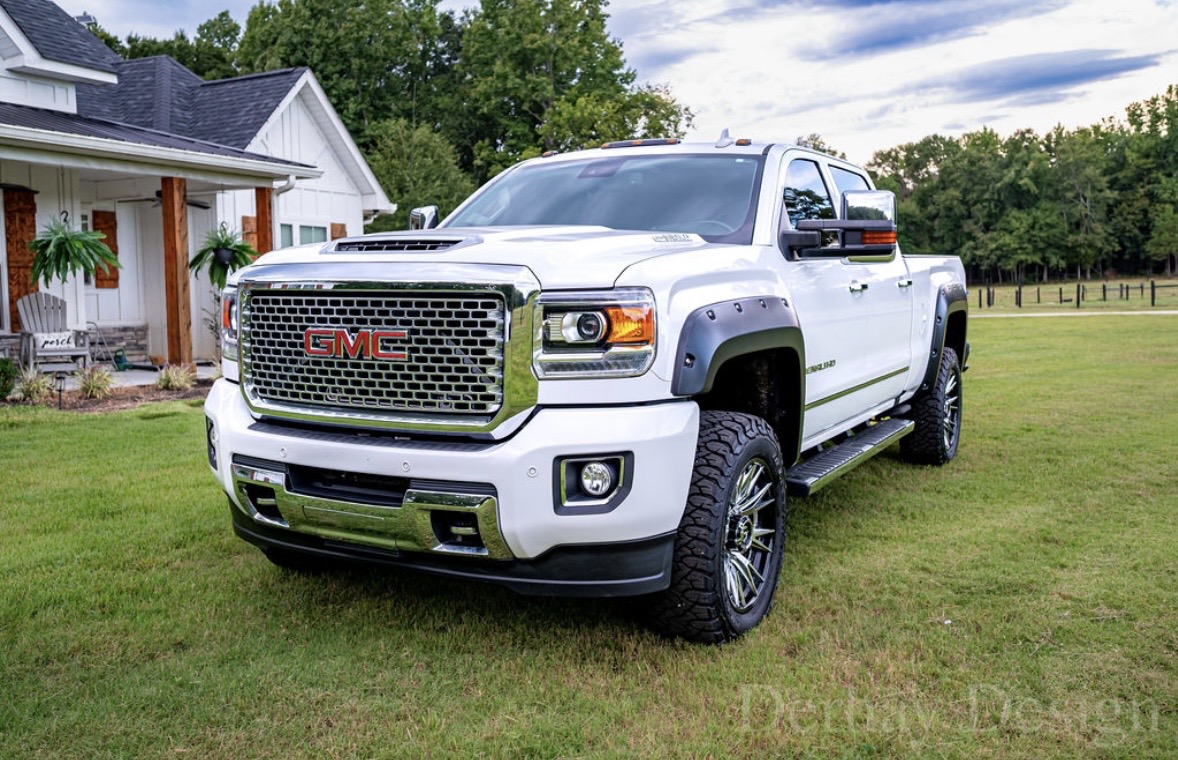 Used 2017 GMC Sierra 3500 Denali w/ Duramax Plus Package AWD/4WD image 1