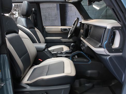 Used 2023 Ford Bronco Badlands image 20