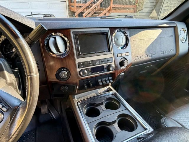 Used 2011 Ford F250 Lariat w/ Lariat Interior Pkg AWD/4WD image 15