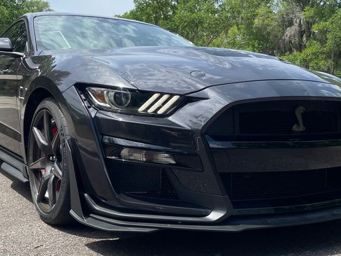 Used 2022 Ford Mustang Shelby GT500 w/ Carbon Fiber Track Pack image 10