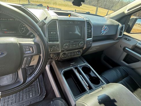 Used 2016 Ford F150 XLT w/ Equipment Group 302A Luxury image 9