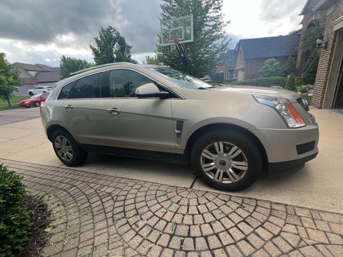 Used 2012 Cadillac SRX Luxury AWD/4WD image 1
