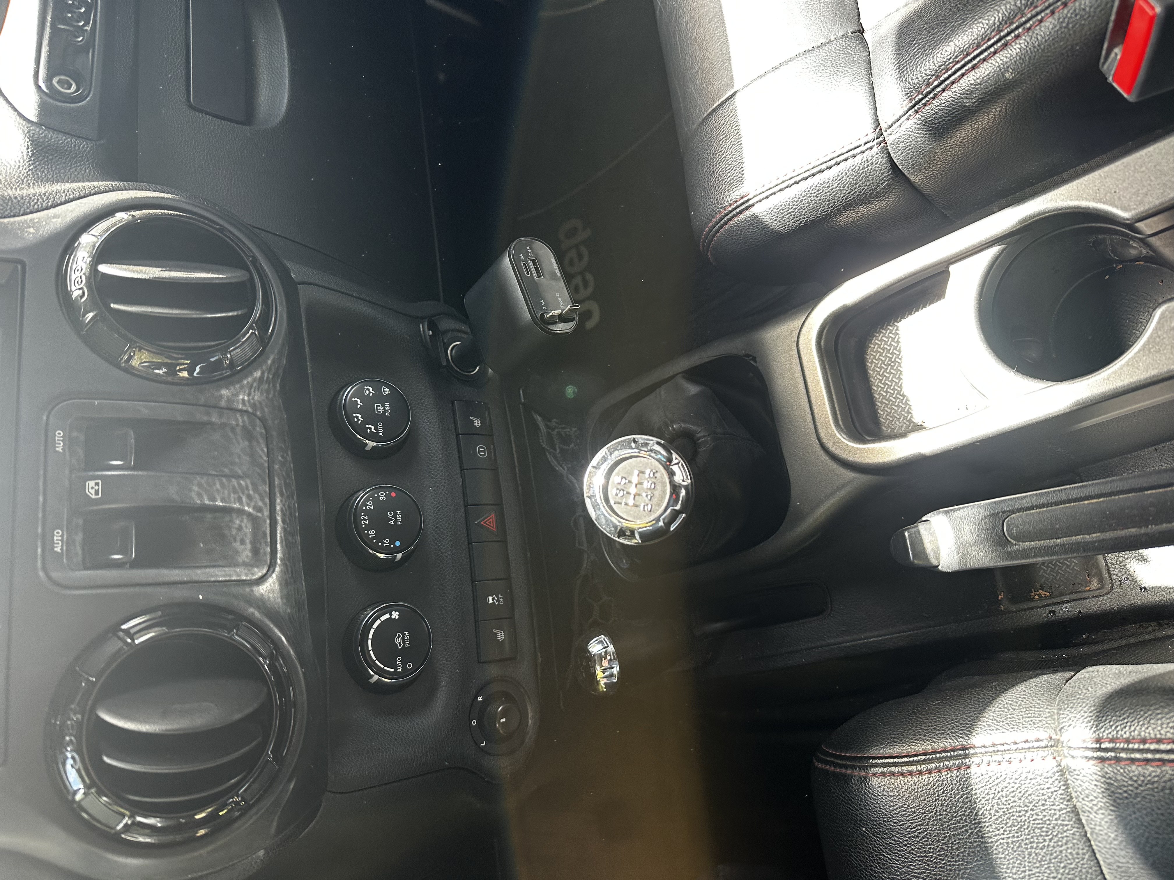 Used 2012 Jeep Wrangler Sahara AWD/4WD image 6