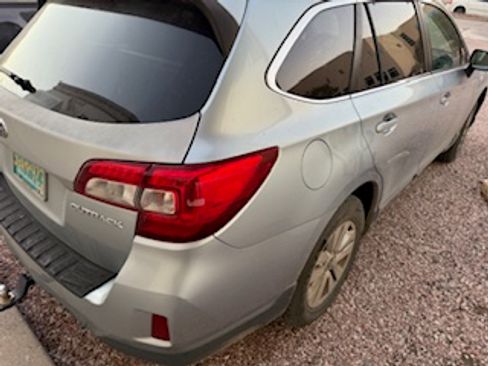 Used 2016 Subaru Outback 2.5i Premium image 8