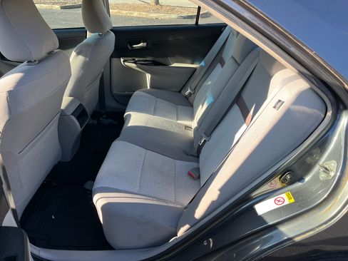 Used 2013 Toyota Camry LE image 5