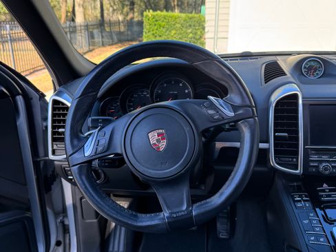 Used 2013 Porsche Cayenne image 14