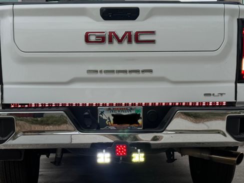 Used 2021 GMC Sierra 1500 SLT w/ SLT Premium Package AWD/4WD image 8