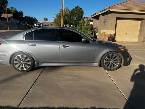 Used 2014 Hyundai Genesis 5.0 R-Spec image 4