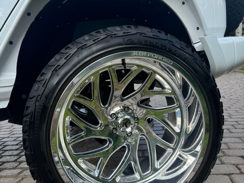 Used 2024 Jeep Wrangler Unlimited Sahara w/ Technology Group image 8