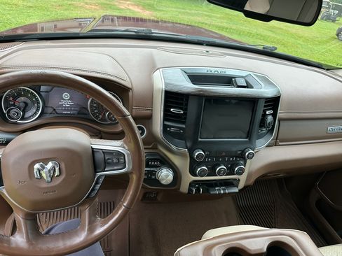 Used 2019 RAM 1500 Laramie w/ Trailer Tow Group AWD/4WD image 10