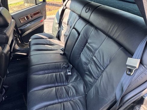 Used 1996 Cadillac Fleetwood Brougham image 3