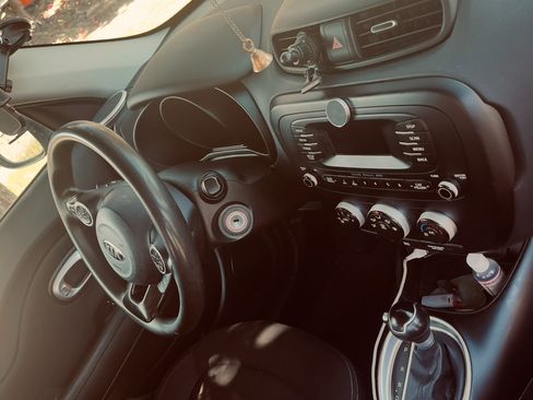 Used 2016 Kia Soul FWD image 8