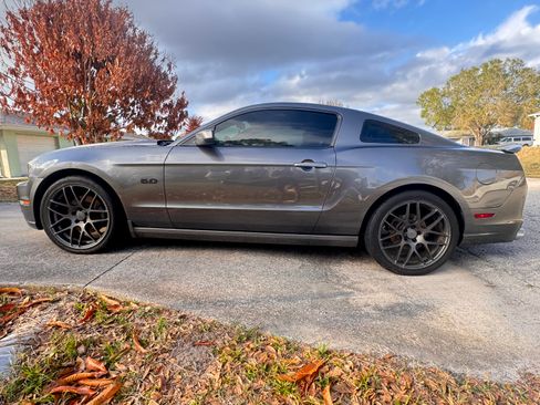 Used 2014 Ford Mustang GT image 4
