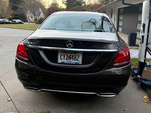 Used 2017 Mercedes-Benz C 300 Sedan image 11