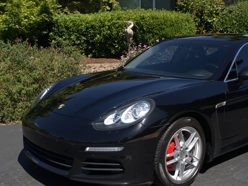 Used 2014 Porsche Panamera S RWD image 2