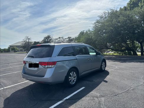 Used 2016 Honda Odyssey EX image 2