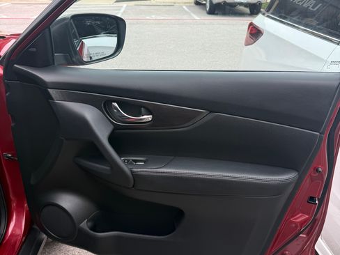 Used 2014 Nissan Rogue SL w/ SL Premium Package FWD image 18