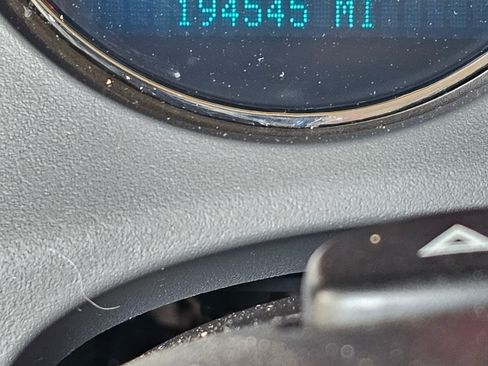 Used 2008 Chevrolet Suburban LS image 10