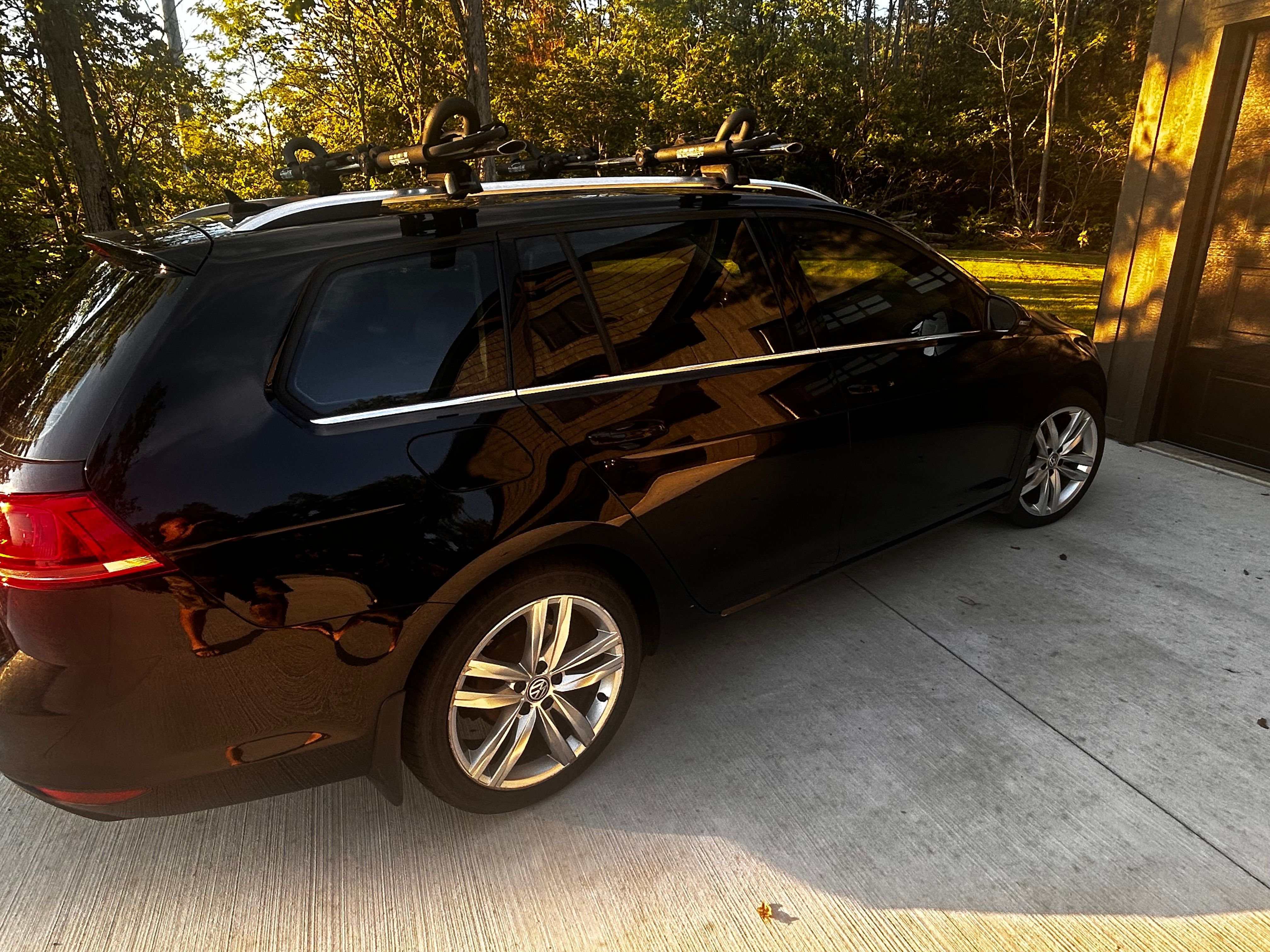 Used 2015 Volkswagen Golf TDI SEL w/ Lighting Package (SEL) FWD image 9