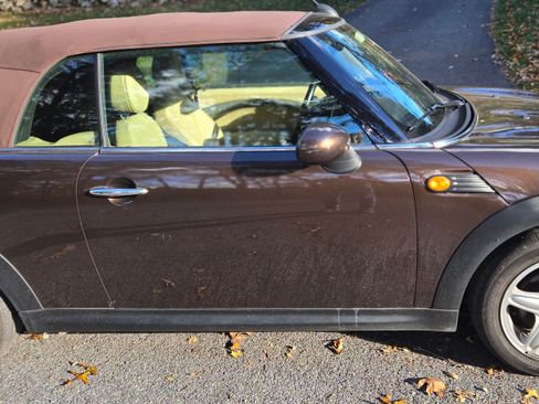 Used 2009 MINI Cooper Convertible image 1