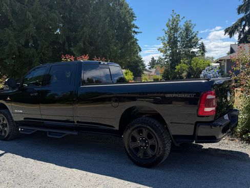 Used 2021 RAM 3500 Big Horn w/ Level 2 Equipment Group AWD/4WD image 10