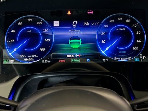 Used 2023 Mercedes-Benz EQS 580 EQS 580 4MATIC Sedan 4D image 8