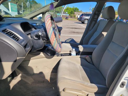 Used 2010 Honda Civic LX image 5