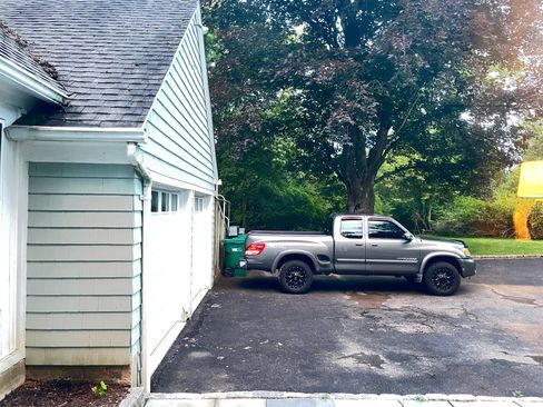 Used 2004 Toyota Tundra SR5 image 4