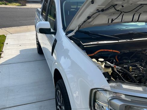 Used 2022 Ford Maverick Lariat w/ Lariat Luxury Package image 9