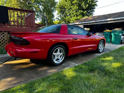 Used 1994 Pontiac Firebird Formula RWD image 26