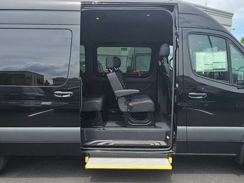 Used 2023 Mercedes-Benz Sprinter 2500 image 11
