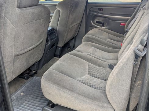 Used 2005 Chevrolet Silverado 3500 LS w/ Heavy-Duty Power Package image 11