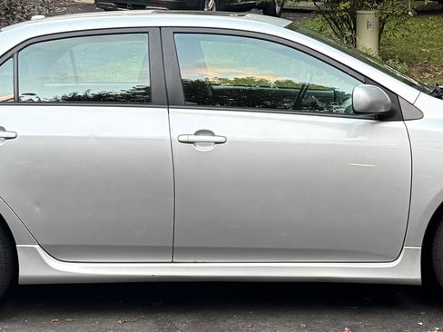 Used 2010 Toyota Corolla S image 5