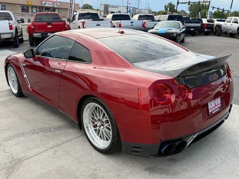 Used 2016 Nissan GT-R Premium image 5