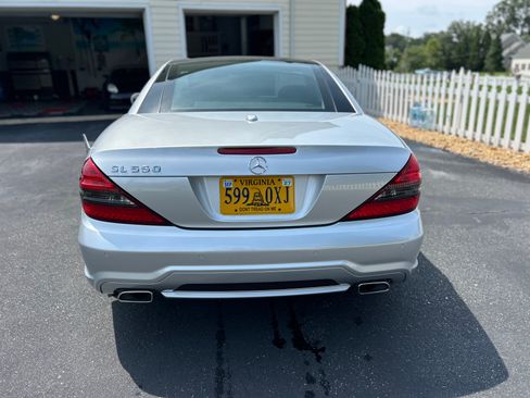 Used 2009 Mercedes-Benz SL 550 image 4