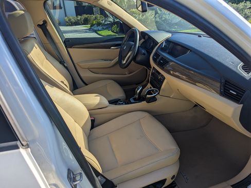 Used 2014 BMW X1 sDrive28i RWD image 9