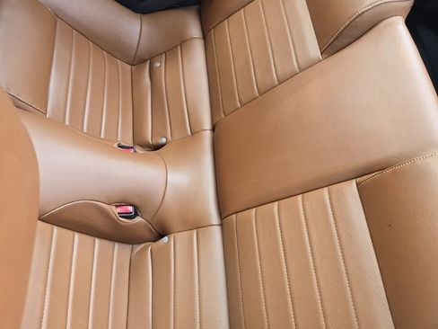 Used 2010 Ford Mustang Convertible image 15