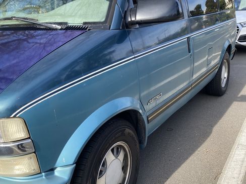 Used 1996 Chevrolet Astro Minivan image 17